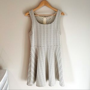 41 Hawthorn Stitch Fix Cream and Grey Fit & Flare dress